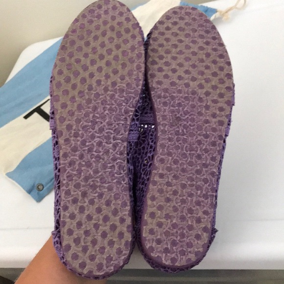 Lace Toms - Picture 4 of 4